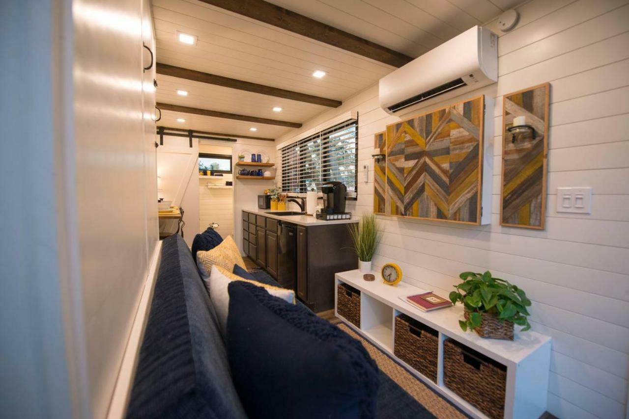 Elegant Container Tiny House Yellow & Blue Waco Exterior photo